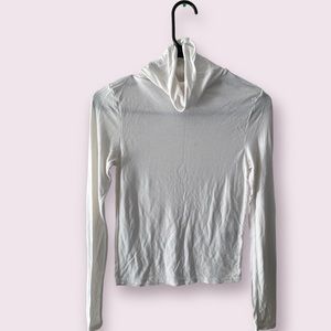 H&M white turtle neck
